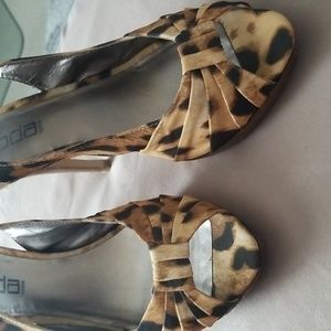 Slingback leopard heels